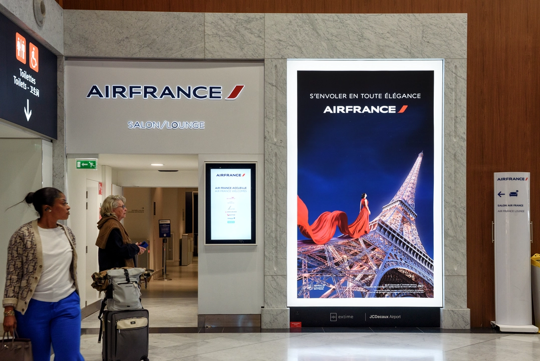 Air France, lightbox, 2EK, Paris Charles de Gaulle airport