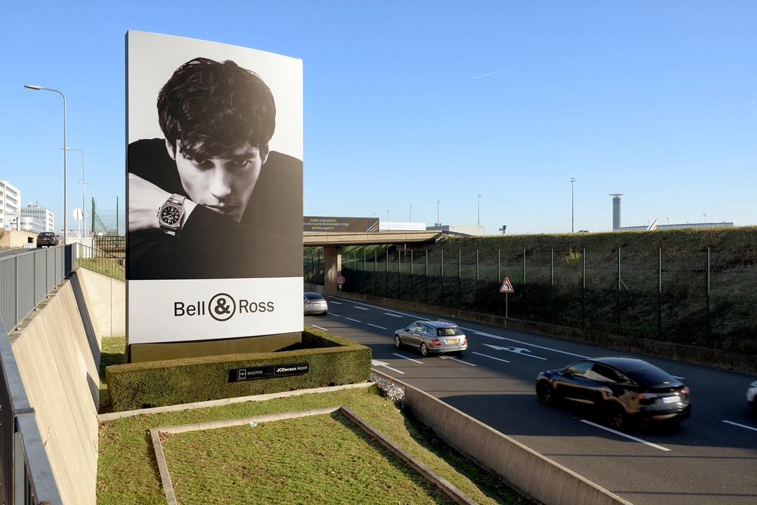 Bell & Ross welcome skytouch