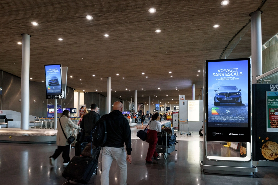 BMW, DOOH campaign