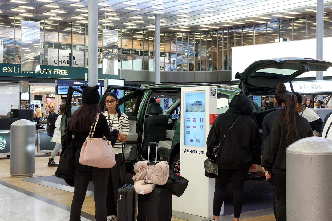 hyundai popup CDG2EM