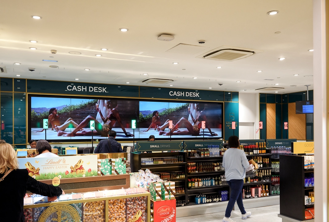 Duty Free DOOH, campagne L'OCCITANE en Provence
