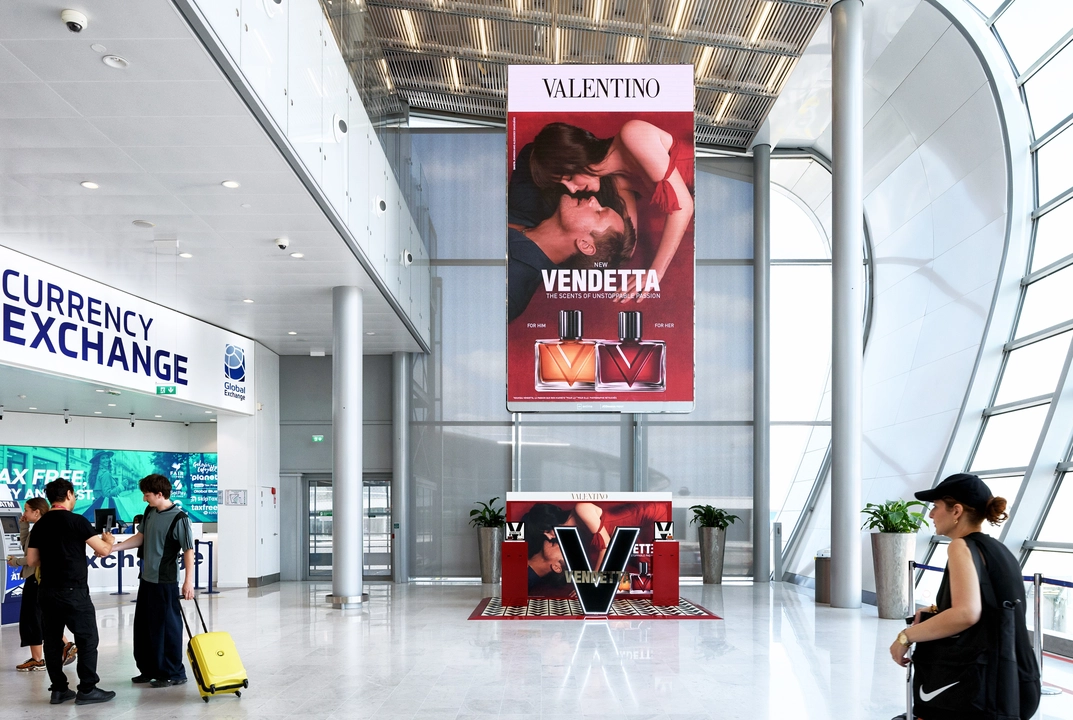 Valentino VENDETTA launch campaign, immersive pop-up