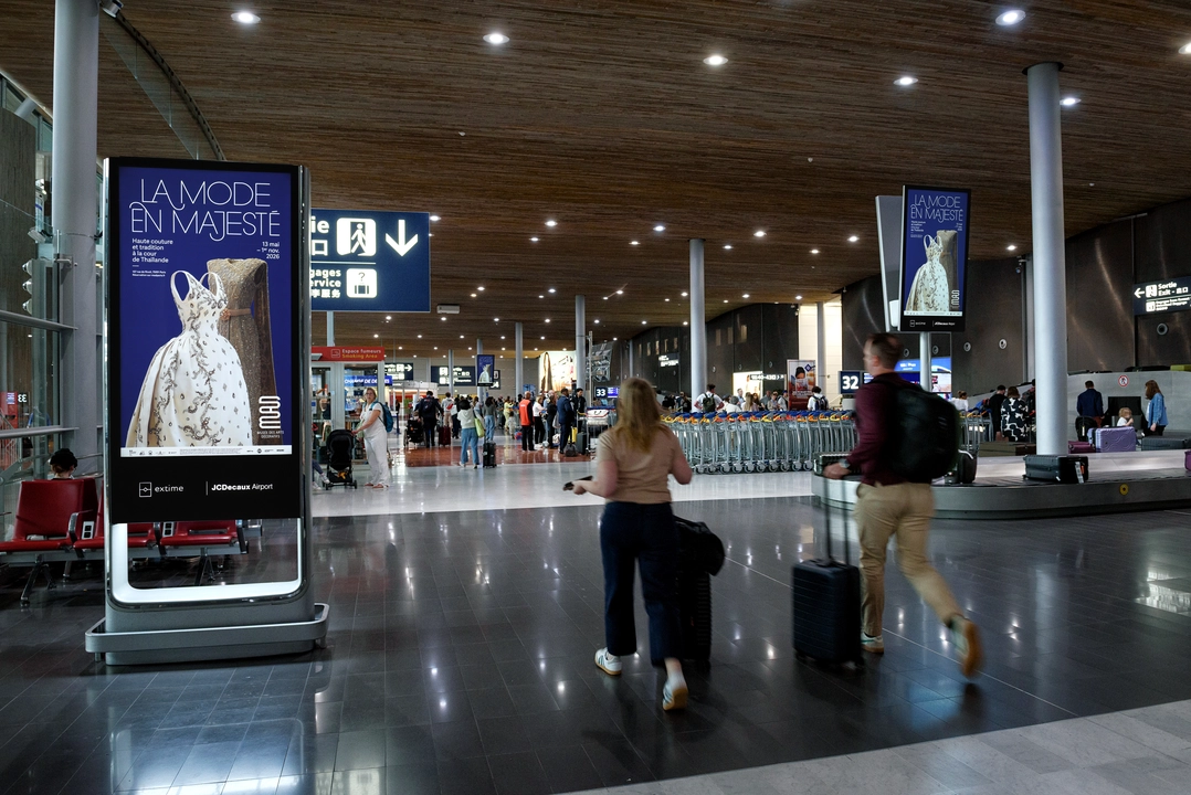 bespoke DOOH, Musée des Arts Décoratifs campaign