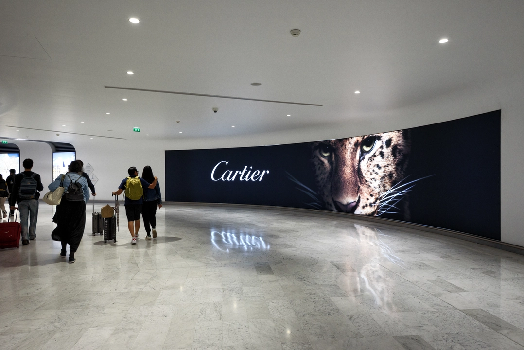 bon voyage curve, campagne Cartier, lightbox