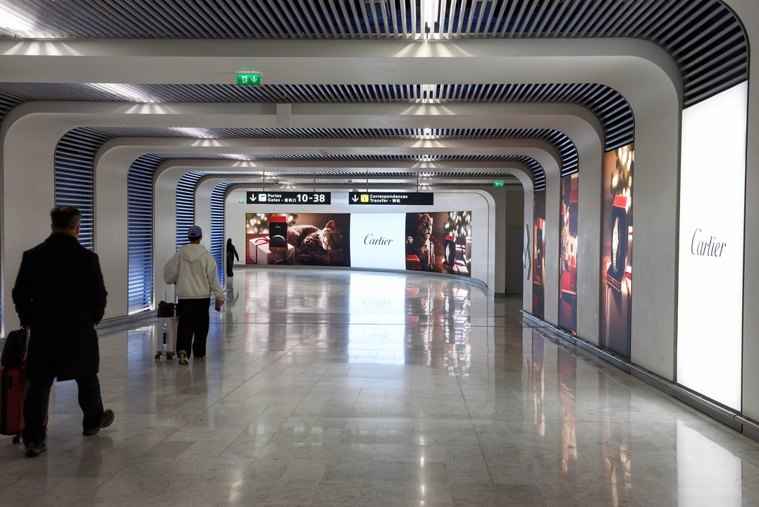 Cartier bon voyage corridor CDG1