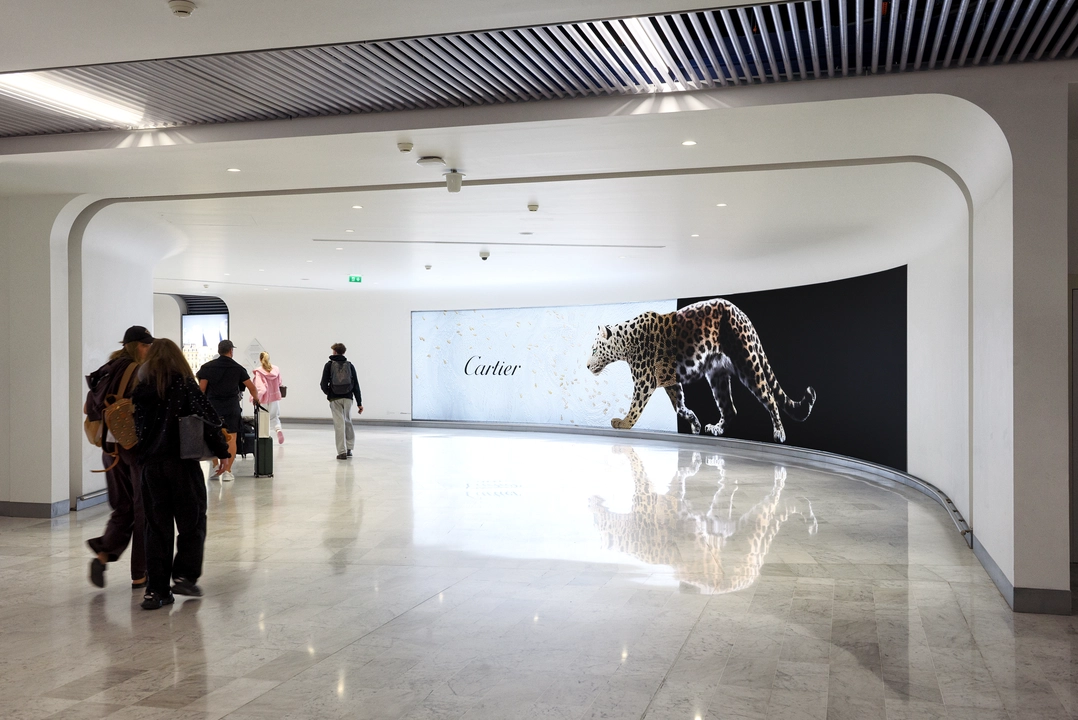 welcome digital curve, cartier